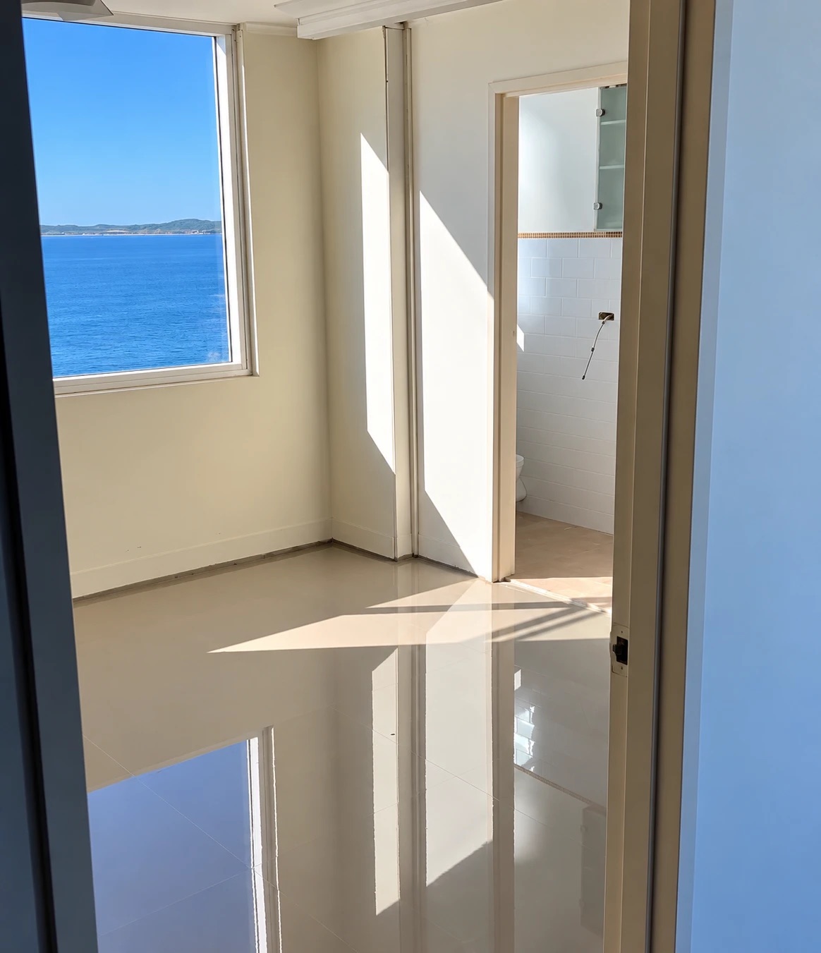Levelled bedroom floor with ocean views